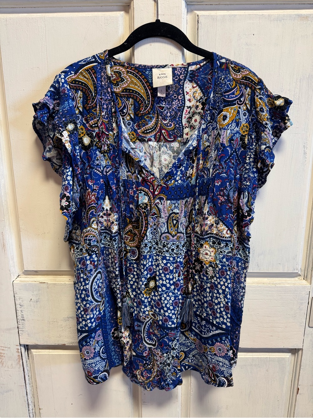 Women’s Knox Rose Paisley V-Neck Ruffle Sleeve Top
